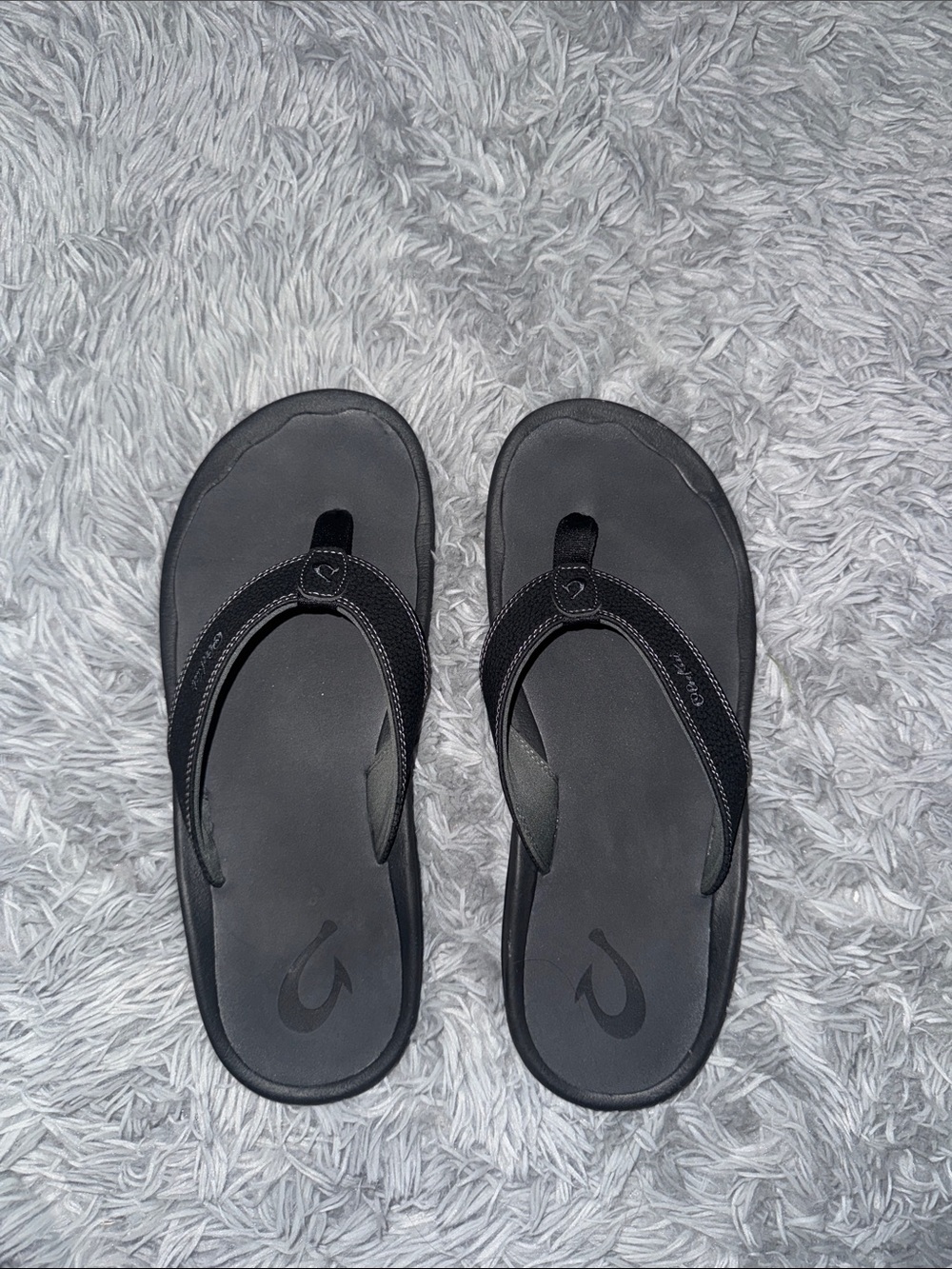 OluKai blue/grey flip flops